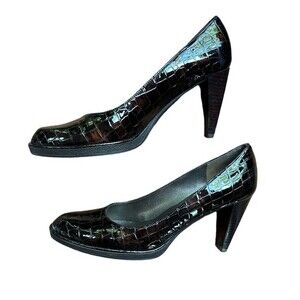 STUART WEITZMAN Greenwich Fudge Sioux Croco Heels Box and Dust-Bag 8.5